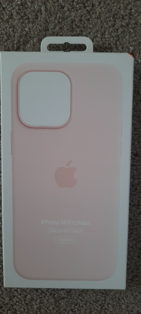 iPhone 14 Pro Max silicone case (magsafe in Chalk Pink) and magsafe wallet (Mulberry)