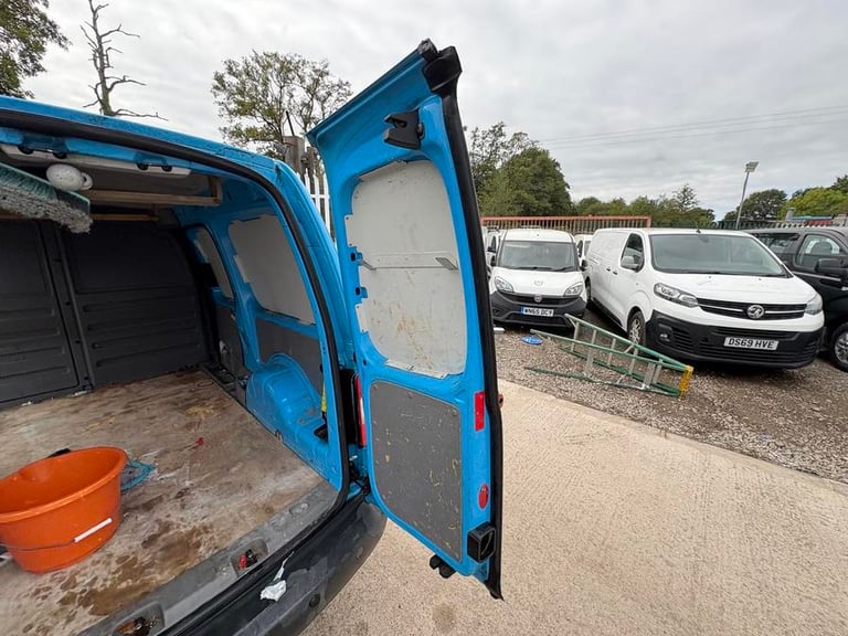 2010 Volkswagen Caddy Maxi Caddy Maxi C20 TDI 104 Panel Van DIESEL Manual