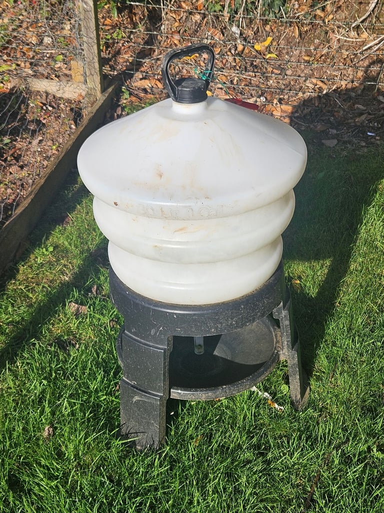 Osprey BEC Tripod chicken poultry Drinker 30 litre