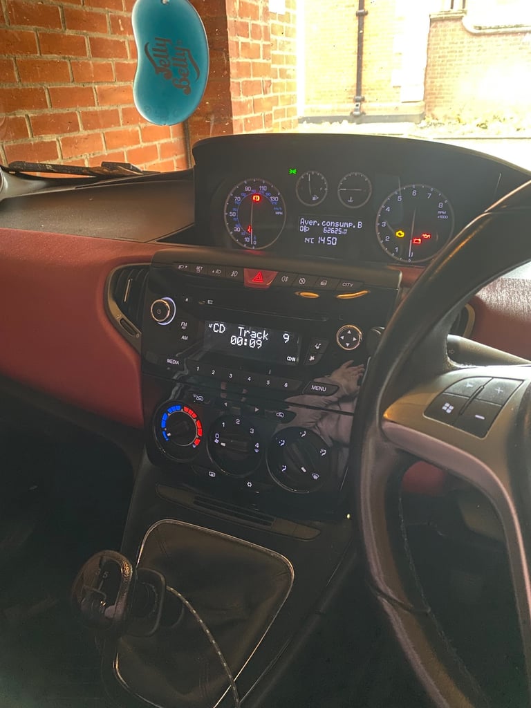 Chrysler, YPSILON, Hatchback, 2012, Manual, 1242 (cc), 5 doors