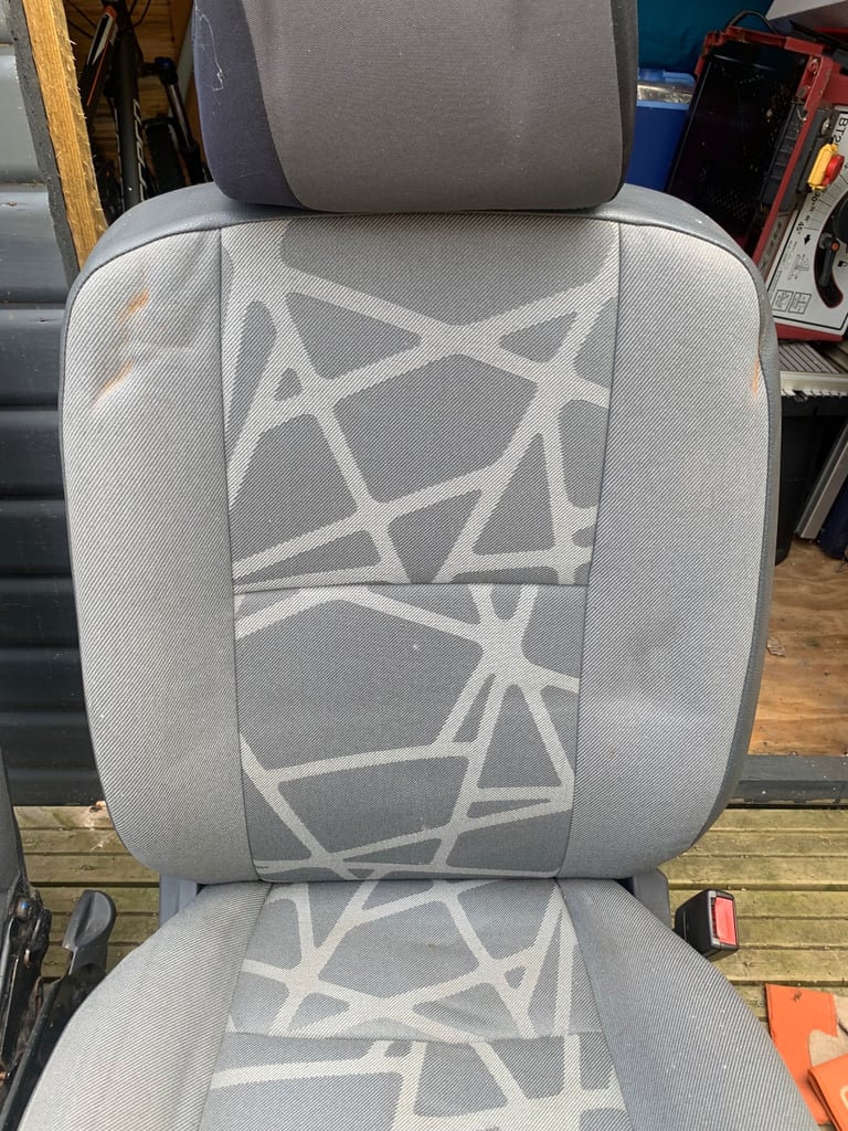 Ford connect front seats 