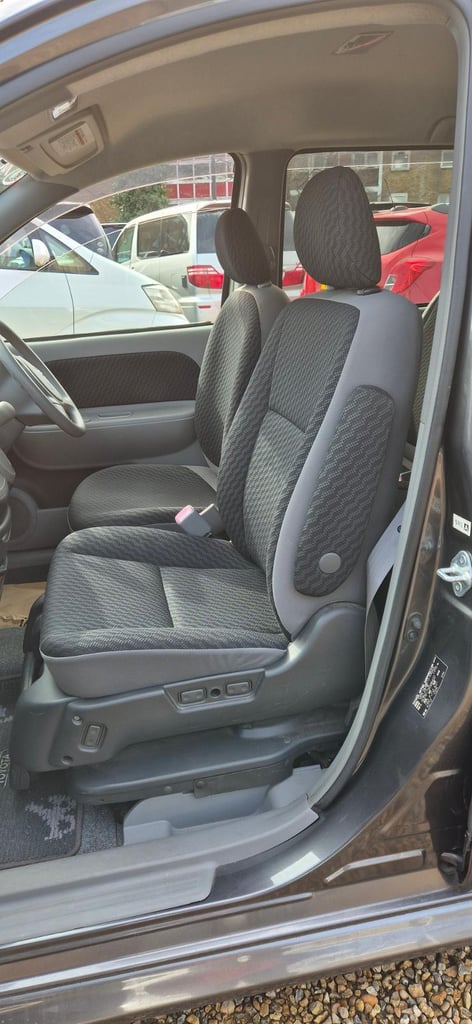 2007 Toyota Sienta PASSENGER SEAT WELCAB, 52,590 Miles, Petrol Autoc
