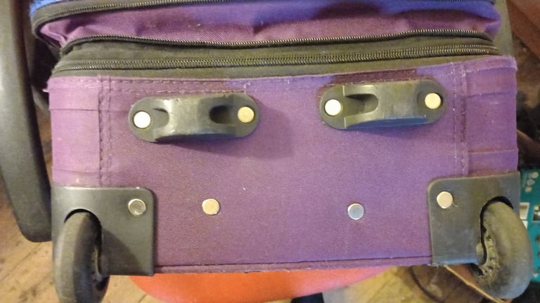 sutcase small