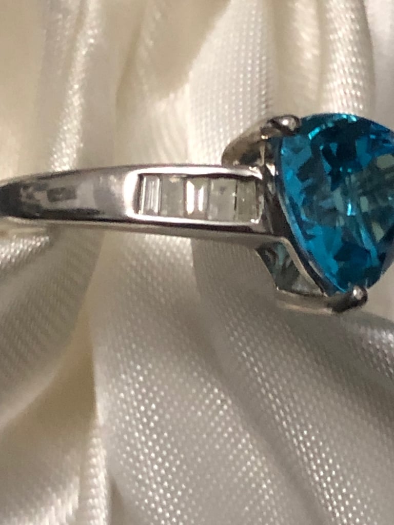 Trillion Cut Swiss Blue Topaz Diamond Ring Size S Silver 925 Platinum Overlay New 