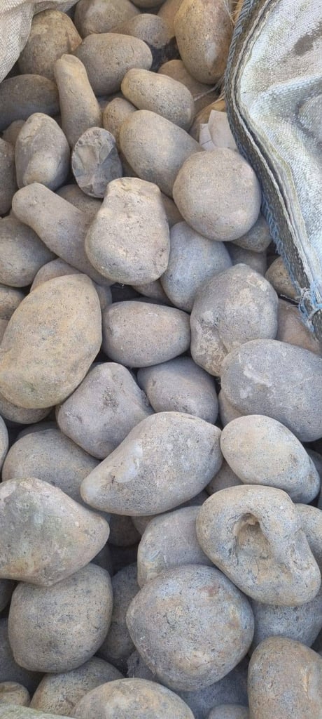 image for THESE ARE NOT FREE £85.00 1¼ Tonne Flint Cobbles 1 full bag + extra ¼ bag £85 the lot  