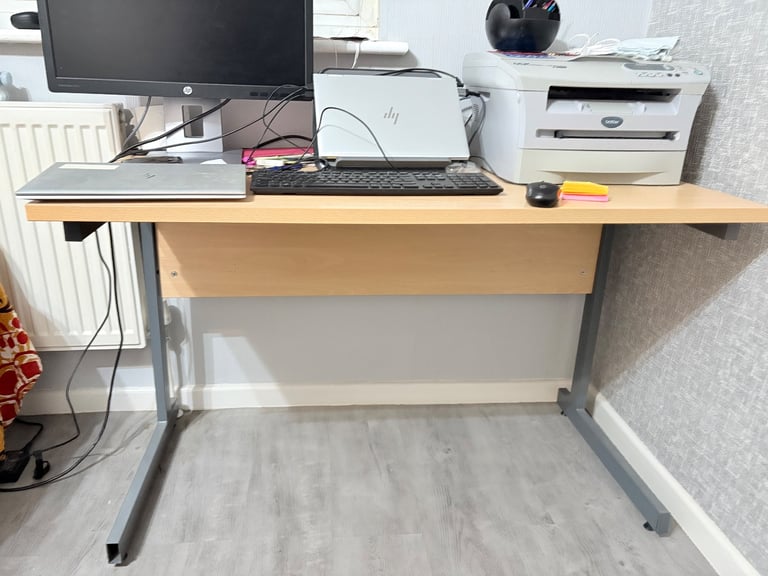 Computer desk for sale gumtree discount