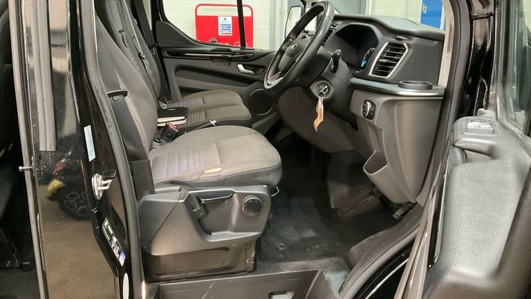 2019 Ford Tourneo Custom 2.0 TDCi EcoBlue 130ps L/R 9 Seater Titanium Auto MPV DIESEL Automatic