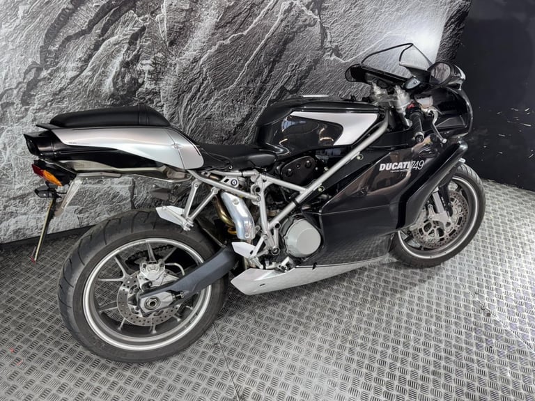 DUCATI 749 DARK 2006