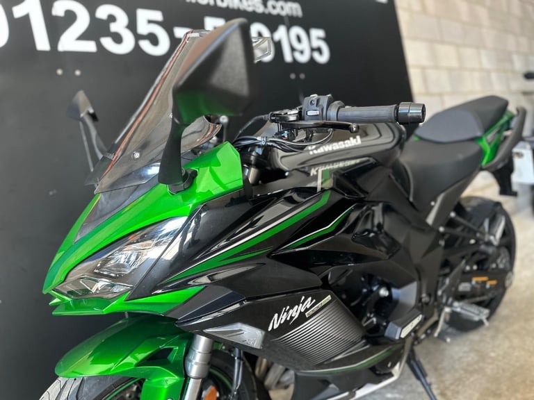 STUNNING ONE OWNER 2022/22 KAWASAKI NINJA 1000 SX PERFORMANCE MOTORCYCLE 
