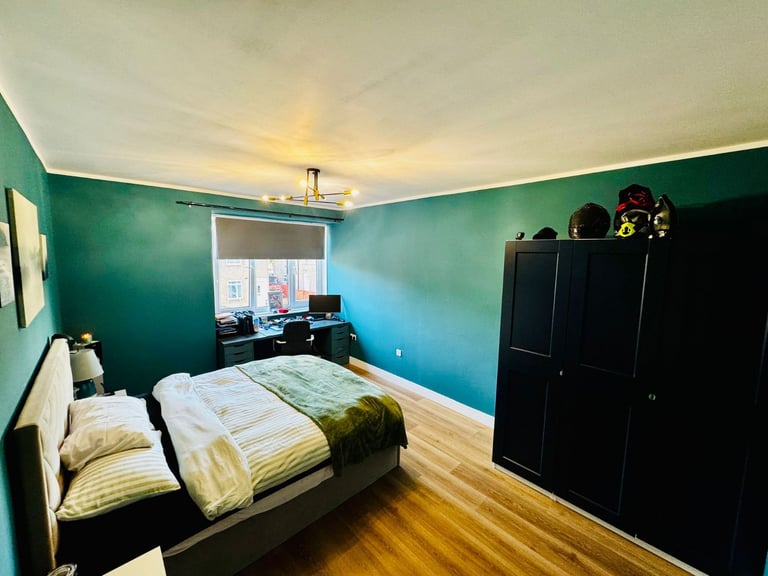 Large, bright and fully furnished double room