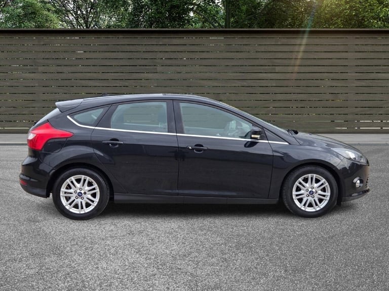 2013 Ford Focus 1.6 Titanium Powershift Euro 5 5dr Hatchback Petrol Automatic