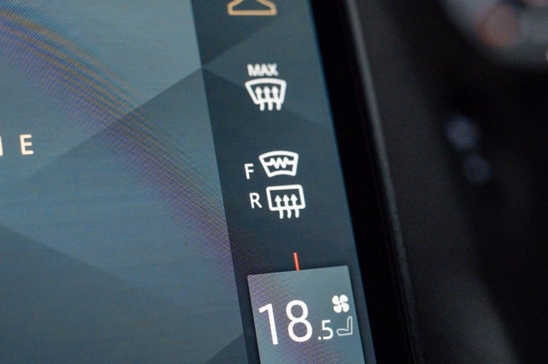 2024 Land Rover Range Rover Velar 2.0 P250 Dynamic HSE SUV 5dr Petrol Auto 4WD Euro 6 (s/s) (249 ...