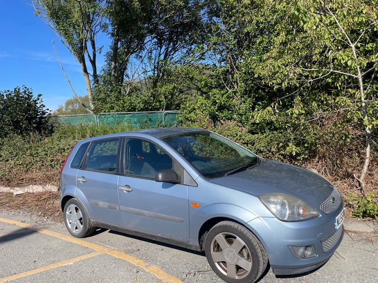 FORD FIESTA 1.4 ZETEC CLIMATE 56 REG BLUE 5 DOOR GENUINE 79155 MOT FEBRUARY 12TH 2026 LOW INSURANCE