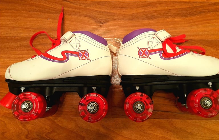 £10 Xootz Disco Roller Boots