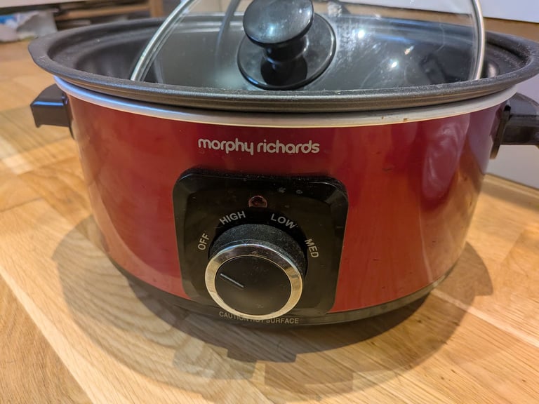 image for morphy richards  Sear and Stew 3.5L Slow Cooker Red