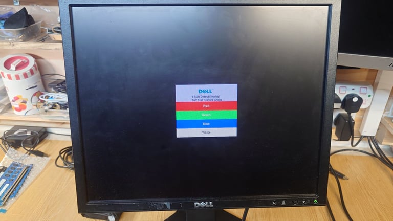 DELL 19” COMPUTER MONITOR 
