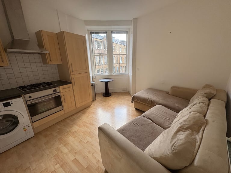 1 bedroom first floor flat in Fountainbridge for rent