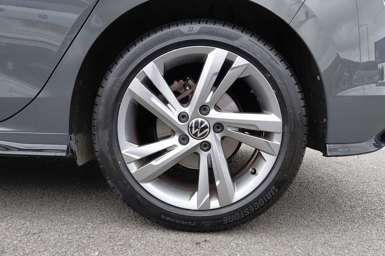 2020 Volkswagen Golf 1.5 TSI R-Line 5dr Hatchback Petrol Manual
