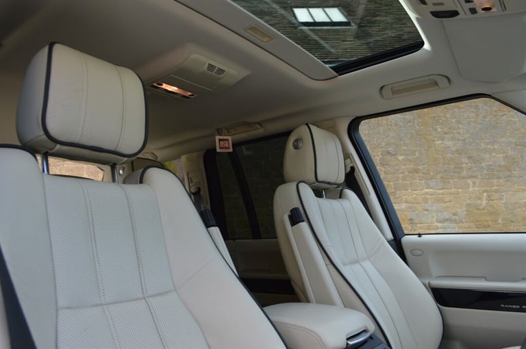 2012 Land Rover Range Rover 4.4 TDV8 Westminster 4dr Auto ESTATE DIESEL Automatic