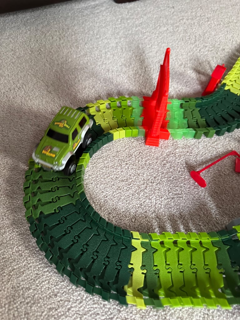 Flexible track and car