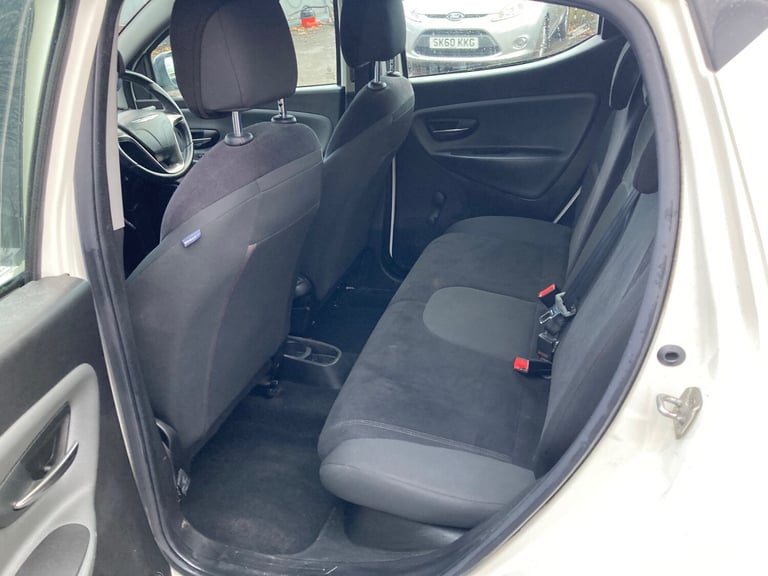 2012 Chrysler Ypsilon 1.2 SE 5dr HATCHBACK Petrol Manual