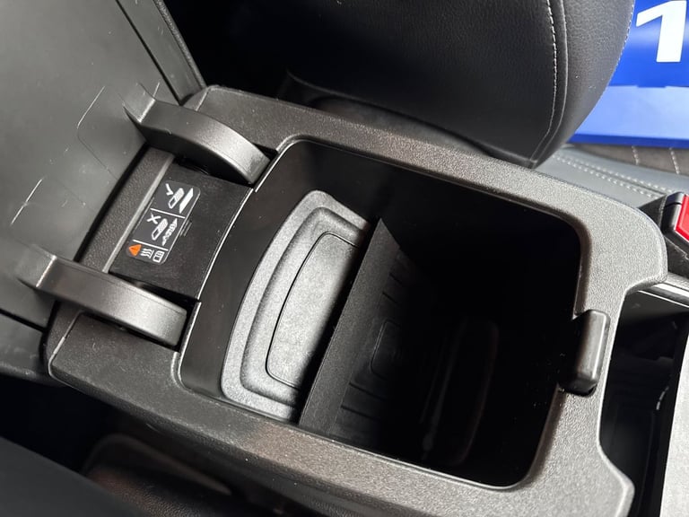 2023 Vauxhall Grandland Grandland 1.2 Turbo 130ps Ultimate Hatchback Petrol Manual