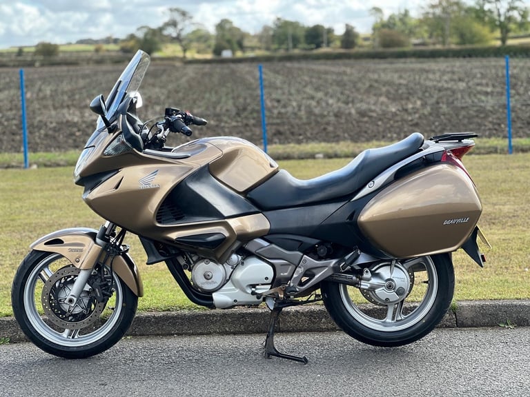 2007 Honda Deauville NT700 ABS Full Luggage Budget Bike MOT & HPI FAST DELIVERY