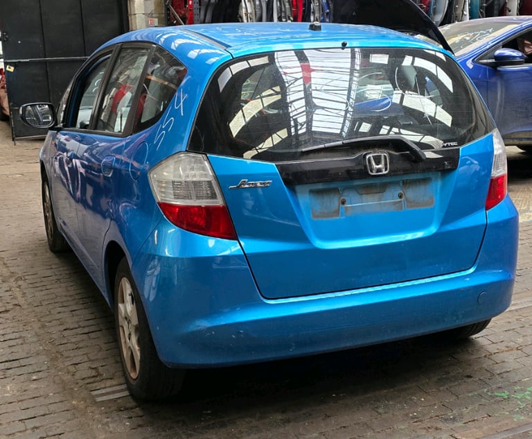 HONDA JAZZ 2010 1.3 PETROL AUTOMATIC. BREAKING