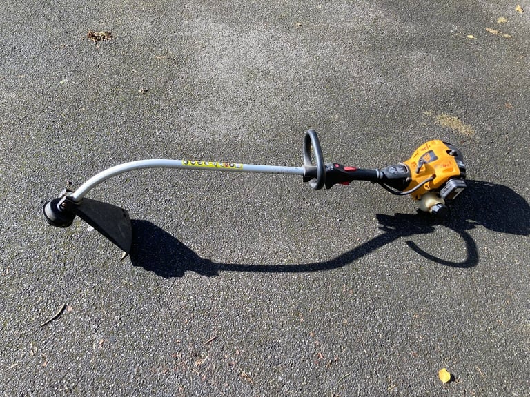 image for JCB PL25 Petrol 2 stroke Strimmer - Spares or repair