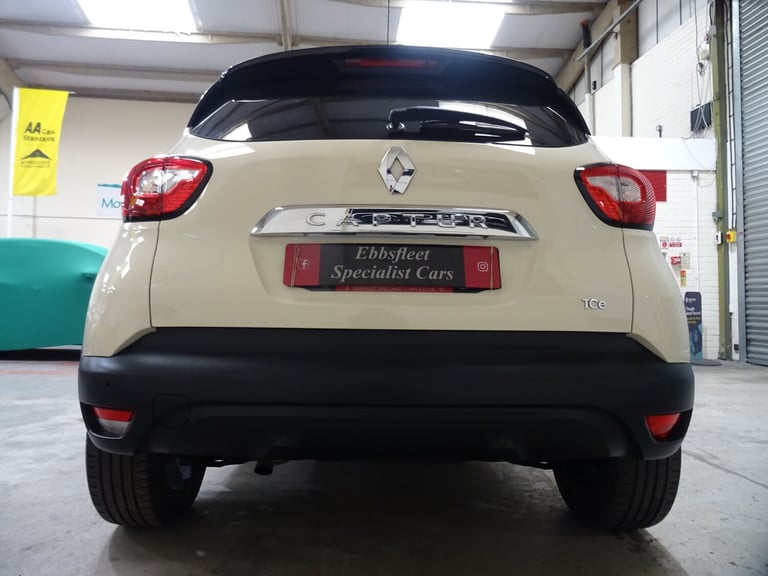 2016 Renault Captur 1.2 TCE Dynamique S Nav 5dr Automatic **LOW MILEAGE*ONLY 10000 MILES** HATCHB...