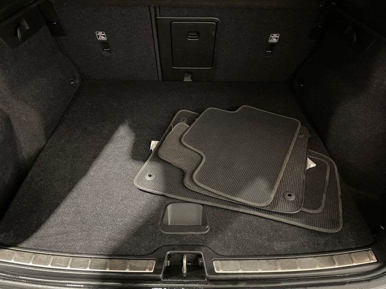 2019 Volvo XC40 1.5 T3 R-Design SUV 5dr Petrol Manual Euro 6 (s/s) (156 ps) ESTATE Petrol Manual