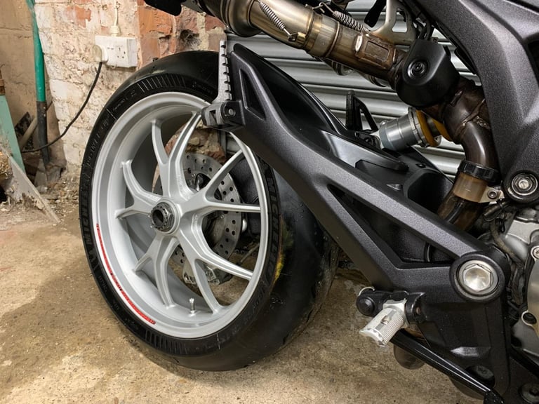 2010 Ducati M1100 MONSTER STREETFIGHTER STYLE CLASSIC MOTORCYCLE (LOW MILES)