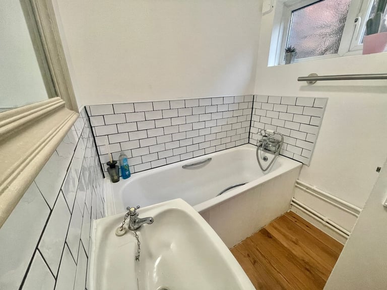 2 Bed Duplex Apartment - Jubilee Close Pinner Harrow HA5