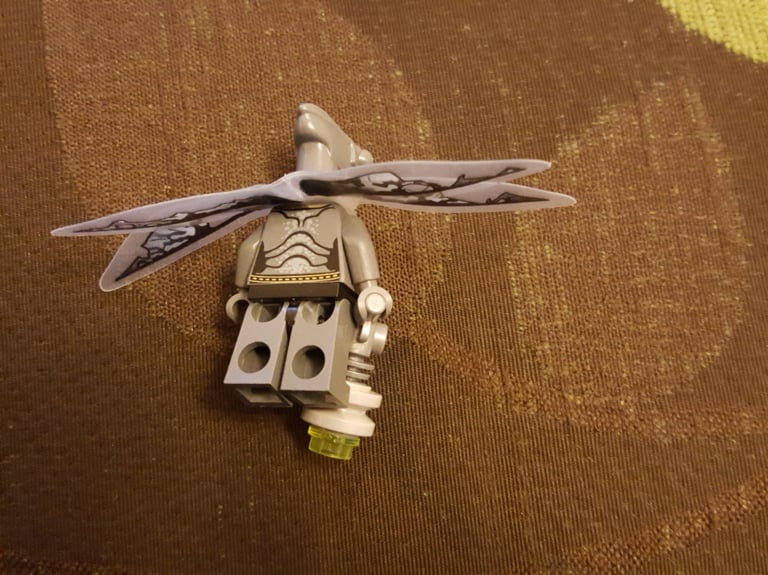LEGO STAR WARS GENOSIAN WARRIOR MINI FIGURE WITH WINGS GREY SW0381
