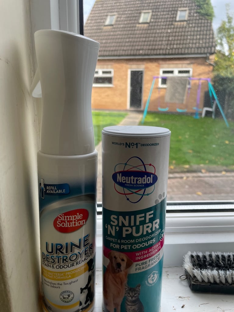 big batch of cat supplies 