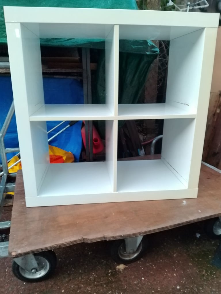 'Ikea Kallax ' storage unit in very good condition allround spotlessly clean 