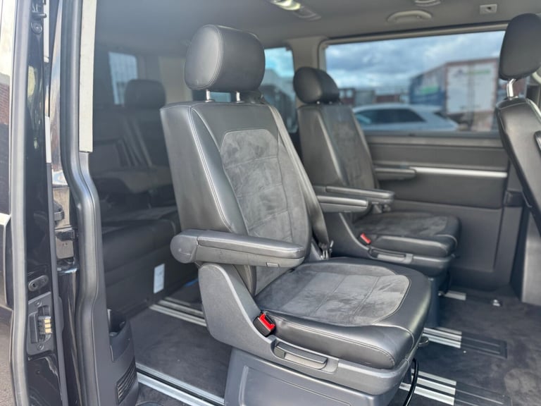 2017 Volkswagen Caravelle 2.0 BiTDI BlueMotion Tech Executive DSG Euro 6 (s/s) 5dr MPV Diesel Aut...