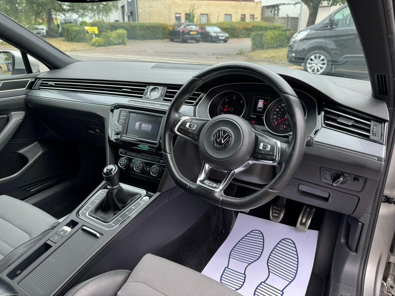 2015 Volkswagen Passat 2.0 TDI BlueMotion Tech R-Line Euro 6 (s/s) 5dr ESTATE Diesel Manual