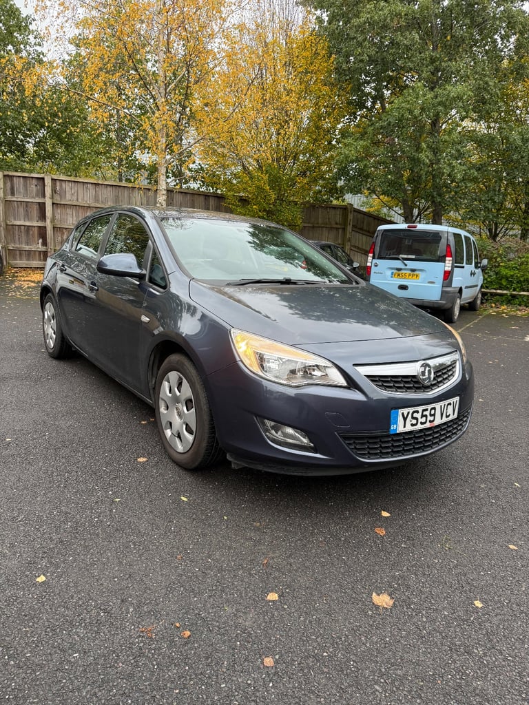 Vauxhall, ASTRA, Hatchback, 2010, Manual, 1398 (cc), 5 doors