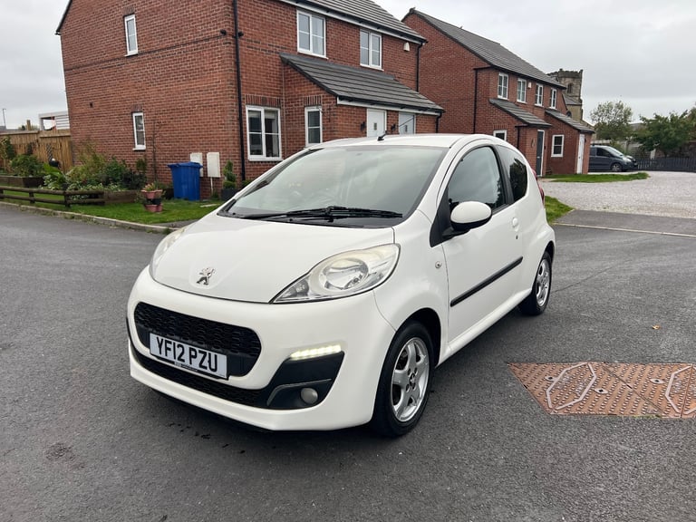 image for Peugeot, 107, Hatchback, 2012, Manual, 998 (cc), 3 doors