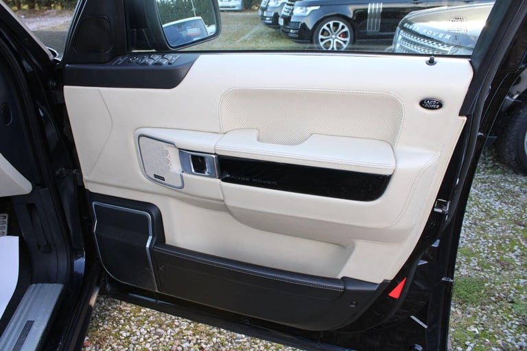 2011 Land Rover Range Rover 4.4 TD V8 Autobiography Auto 4WD Euro 5 5dr ESTATE Diesel Automatic