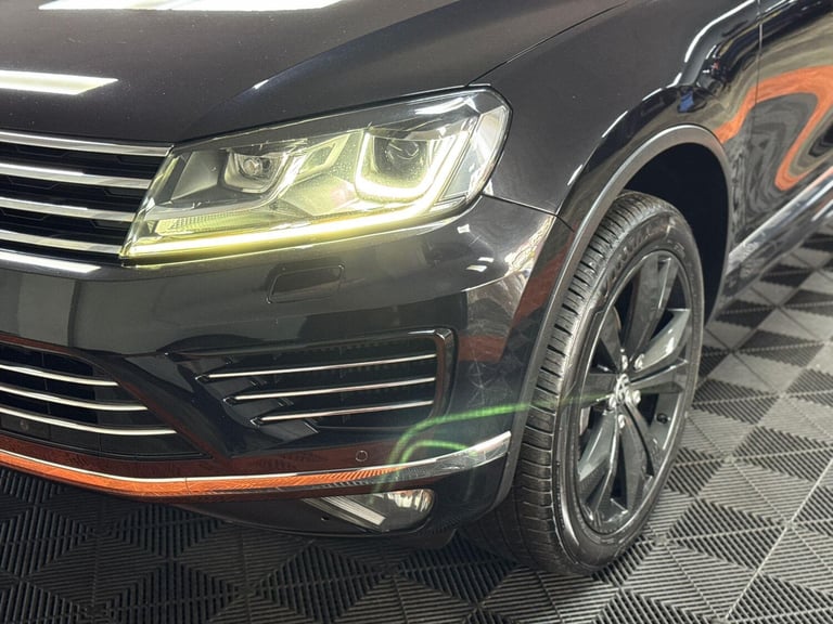 2015 Volkswagen Touareg 3.0 TDI V6 BlueMotion Tech R-Line Tiptronic 4WD Euro 6 (s/s) 5dr ESTATE D...