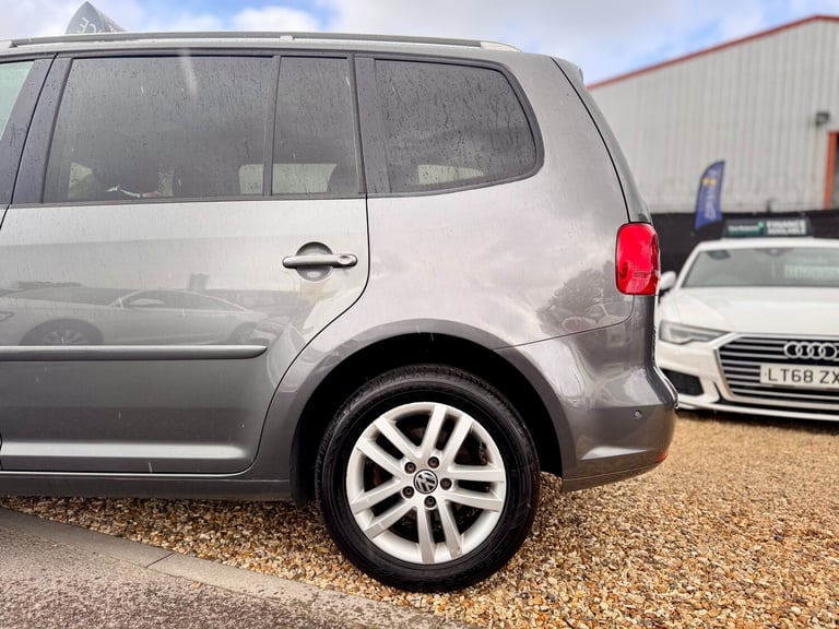2015 Volkswagen Touran 1.6 TDI 105 BlueMotion Tech SE 5dr DSG MPV Diesel Automatic