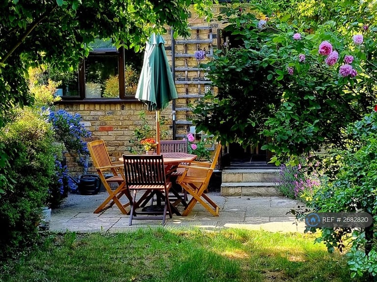 4 bedroom house in Wanlip Road, London, E13 (4 bed) (#2682820)