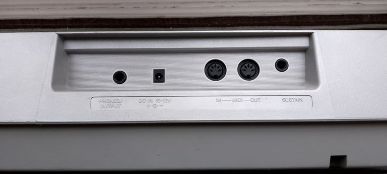 Yamaha PSR-275 electric piano keyboard