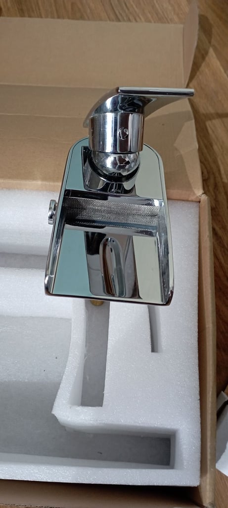 bath taps, hudson reed, rhyme, one hole bath mixer tap with shower.