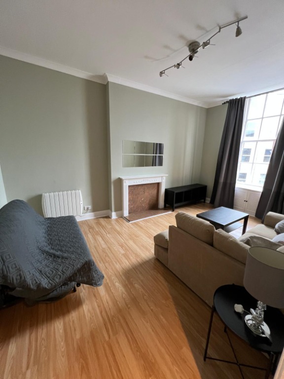 1 bedroom flat in Union Place, New Town, Edinburgh, EH1 3NQ