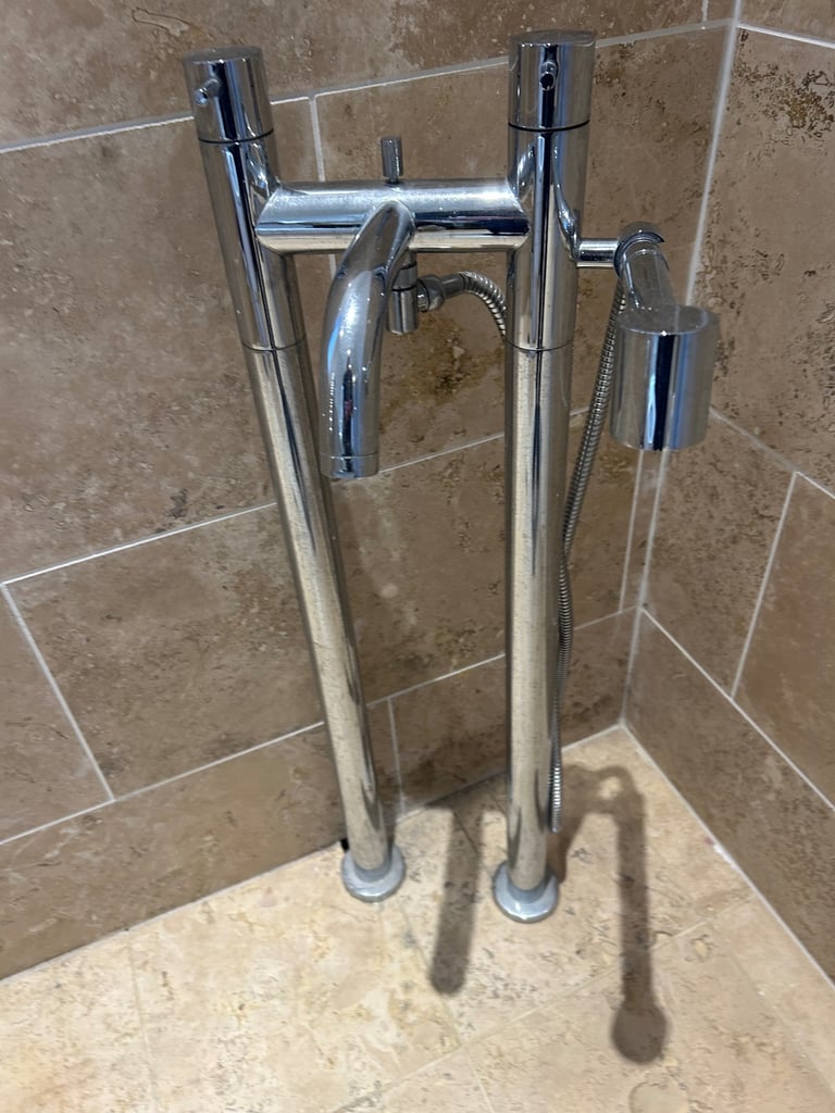 image for Bath and mixer taps with shower head 
