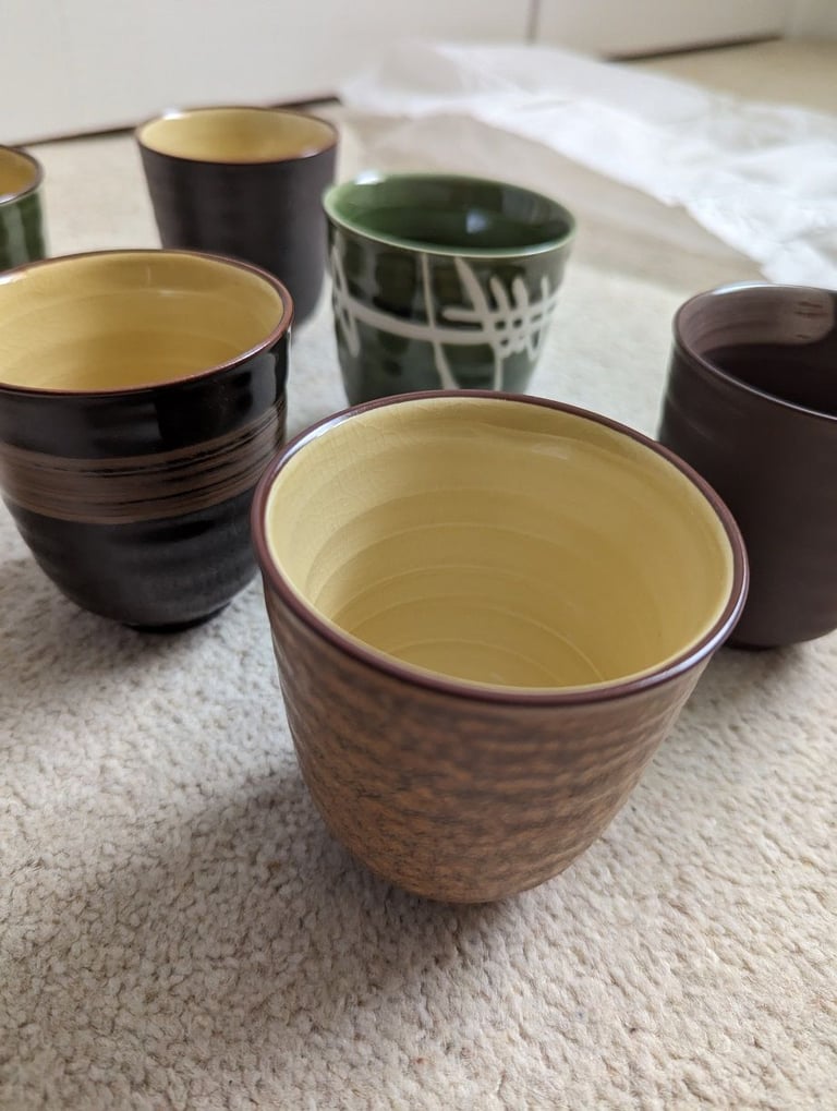 Chinese Style Tea Cup set of 6 without handle in a new condition in box