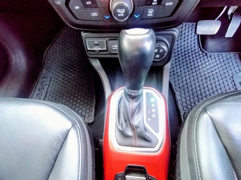 2018 Jeep Renegade 2.0 Multijet Trailhawk 5dr 4WD Auto ESTATE Diesel Automatic